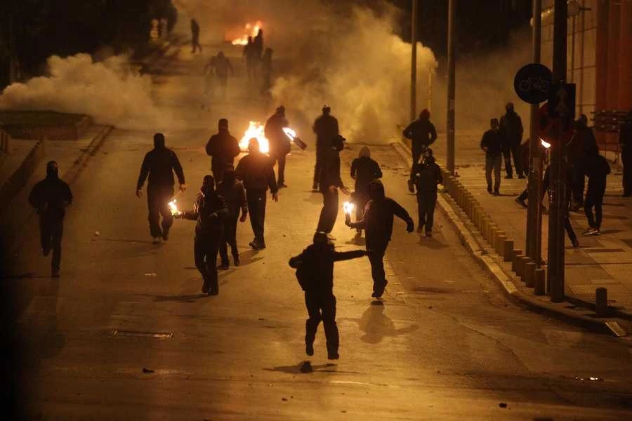 Ξεκίνησαν οι συλλήψεις για τα χθεσινά επεισόδια που συνέβησαν με αφορμή το Πολυτεχνείο